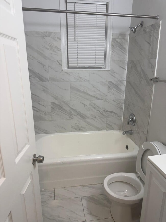 Photo - 4824 New Hampshire Ave NW Apartamentos Unidad 1