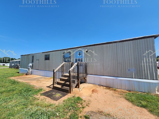 2-Bedroom Mobile Home in Colony Park with ... - 2-Bedroom Mobile Home in Colony Park with ...