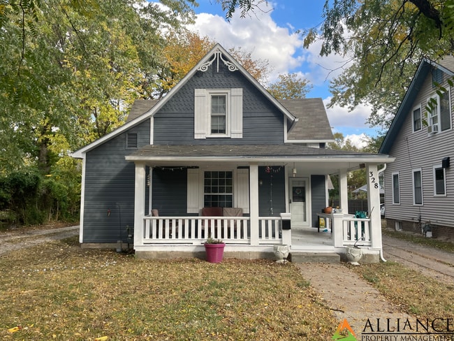 Building Photo - Sixteenth St. 328 N. Unit 328