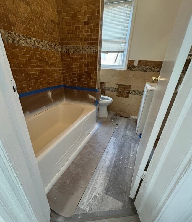 Photo - 148 Delavan Ave Unidad first floor