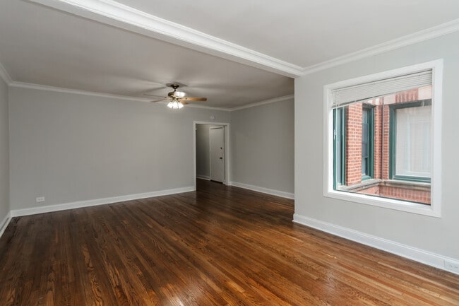 Photo - 6913 S Paxton Ave Unit 1