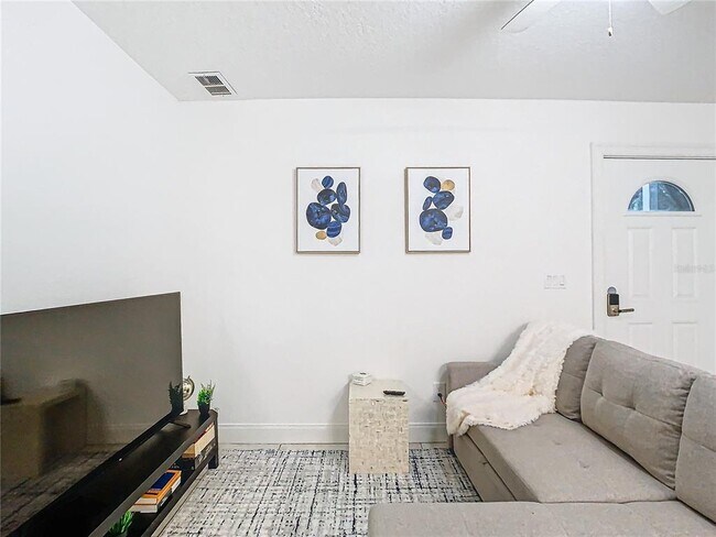 Photo - 3025 Long St