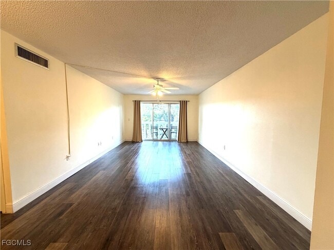 Building Photo - 3704 Broadway Unit 216