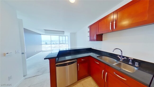 Photo - 4575 Dean Martin Dr Unidad 804