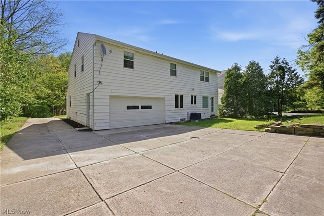 Photo - 2056 Laurel Hill Dr
