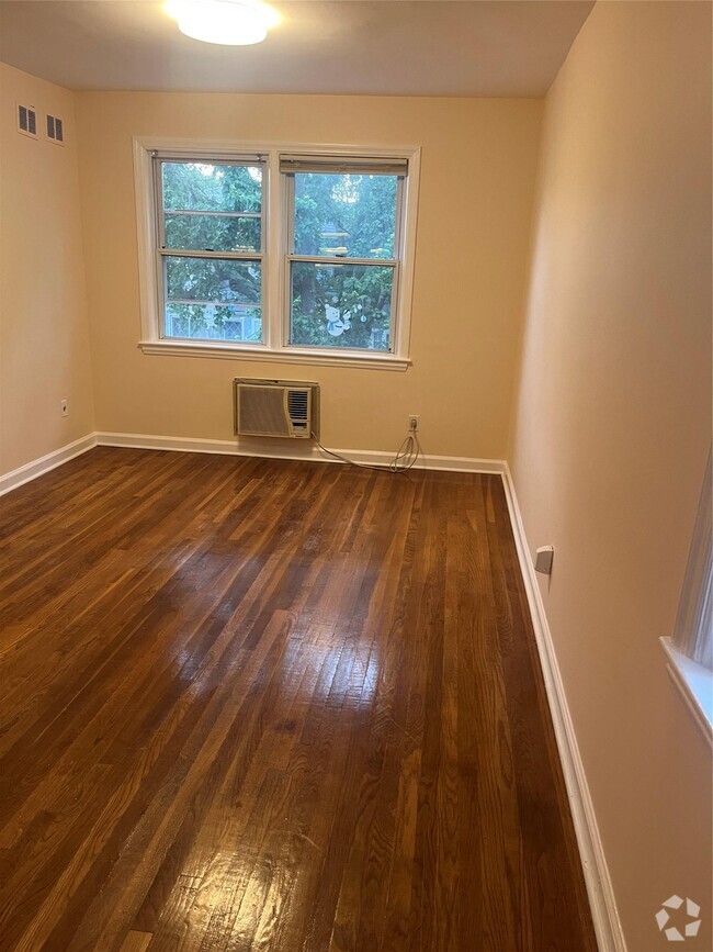 Building Photo - 77-22 76th St Rental