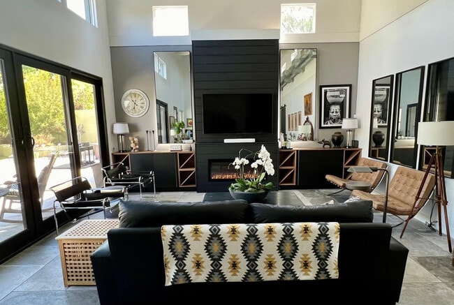 Photo - 3230 E Colter St