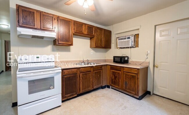 Photo - 413 N Hawthorne St Unit b