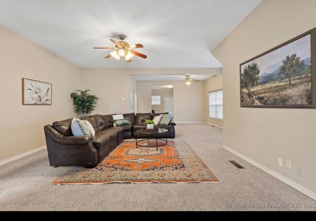 Photo - 806 S Osage Ave