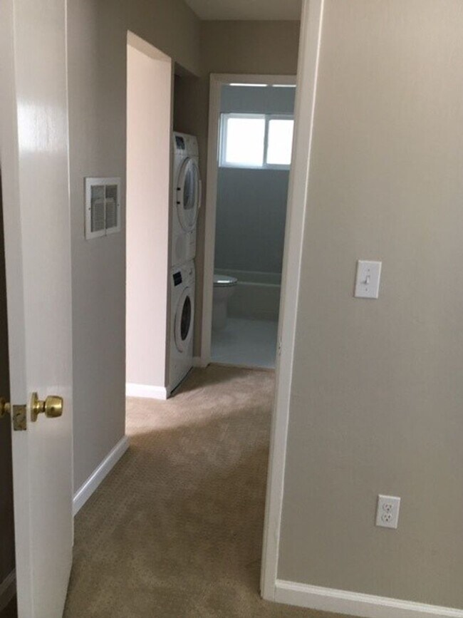 Photo - Beautiful 2 Bedroom/1 bath apartment - Upper Floor Unit Unit 02