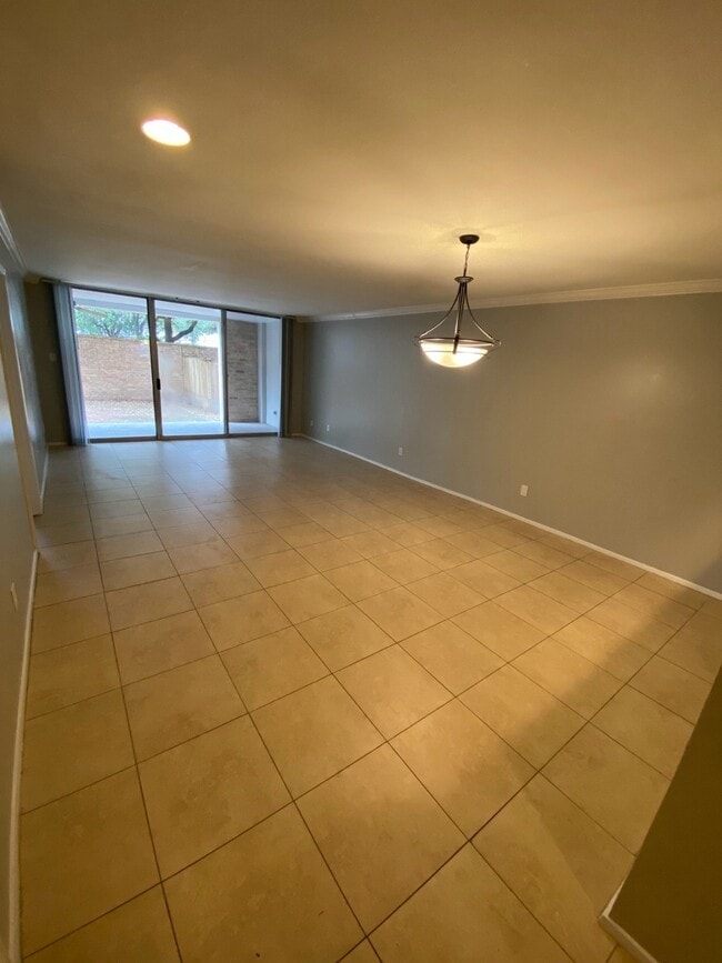 Photo - 2210 Dorrington St Unidad True