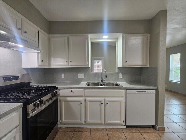 Photo - 1305 Bonnie Brae St