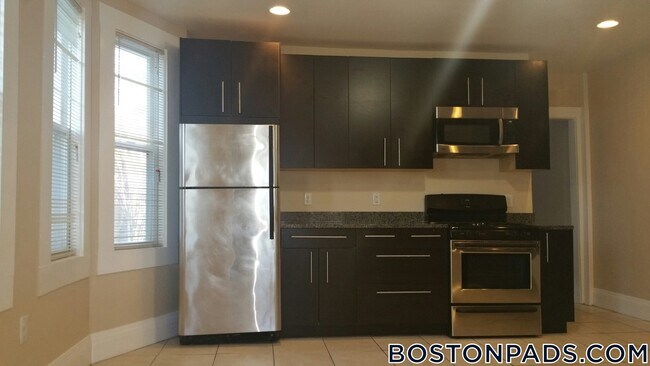 Photo - 3147-3149 Washington St. Unit 2