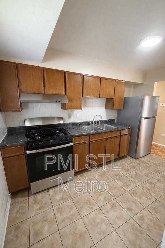 Photo - 329 Caithness Rd