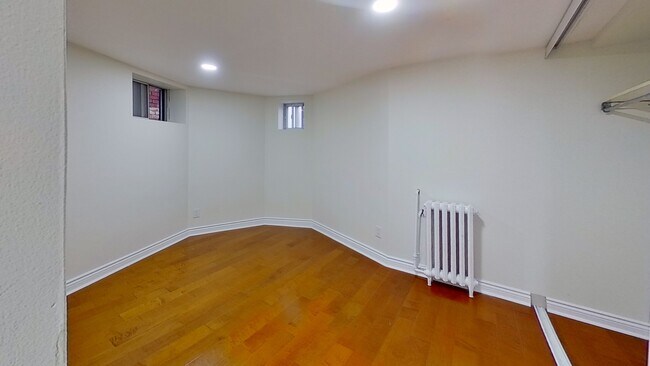 Photo - 157 Spadina Rd Unit 1