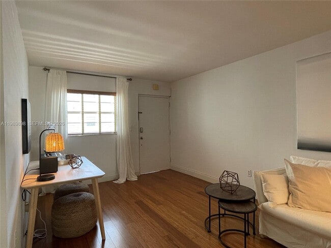 Photo - 221 Meridian Ave Unidad 410