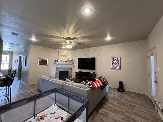 Photo - 2130 10th St