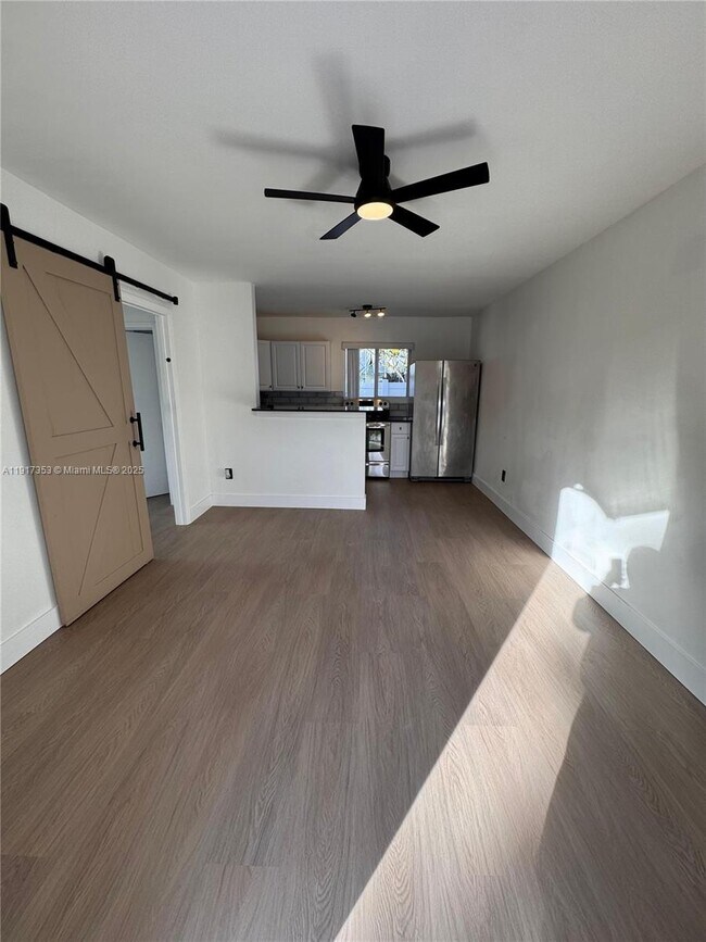 Photo - 1540 NE 118th St Unit B