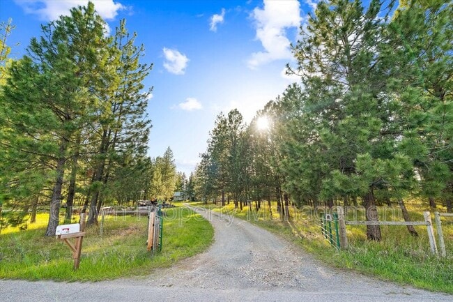 Photo - 495 Van Sant Rd