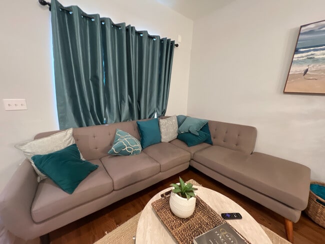 Photo - Room in House on Harlan Rd SW