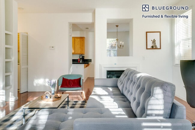 Photo - 262 Azevedo Cir