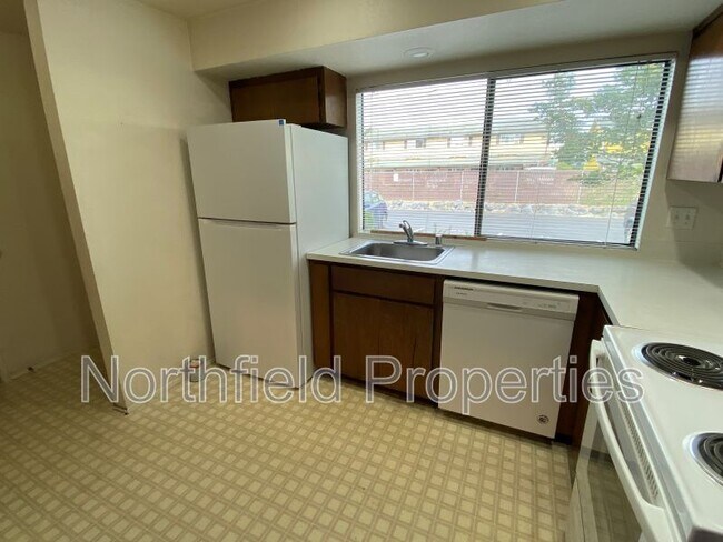 Photo - 120 124th St SW