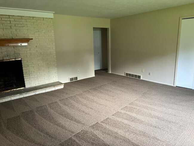 Photo - 1194 Bryce Ave