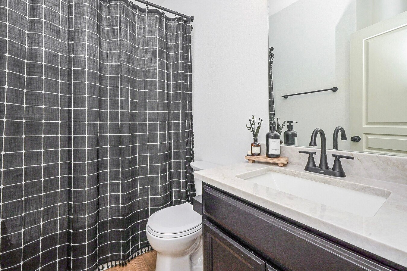 Photo - 5046 Royal Amber Ln