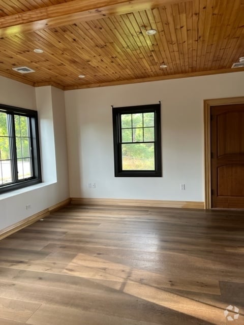 Building Photo - 1 Rustic Rd Unit 1 Rental