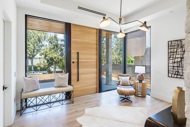 Photo - 1024 Centinela Ave