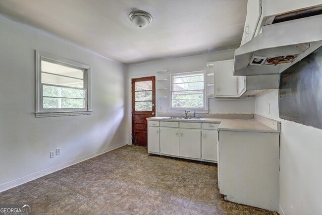 Photo - 3292 Arnwood Ave