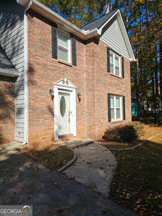 Photo - 102 Sauterne Way