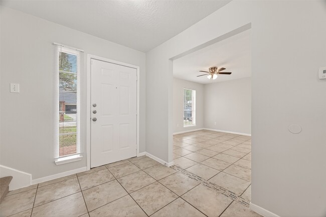 Photo - 5439 Baslow Dr