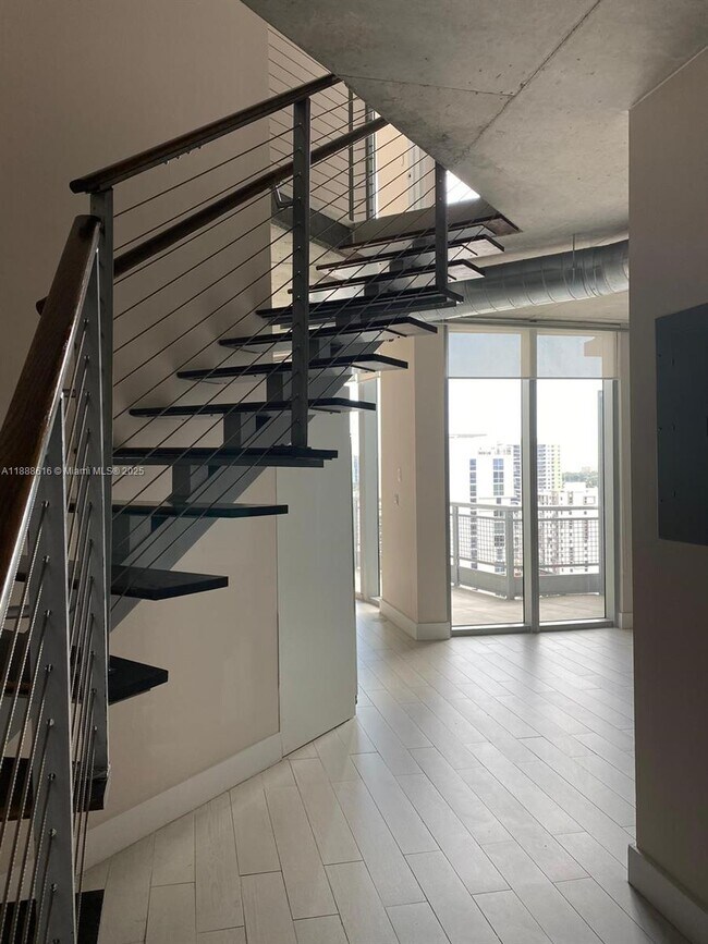 Photo - 690 SW 1st Ct Unidad 2327