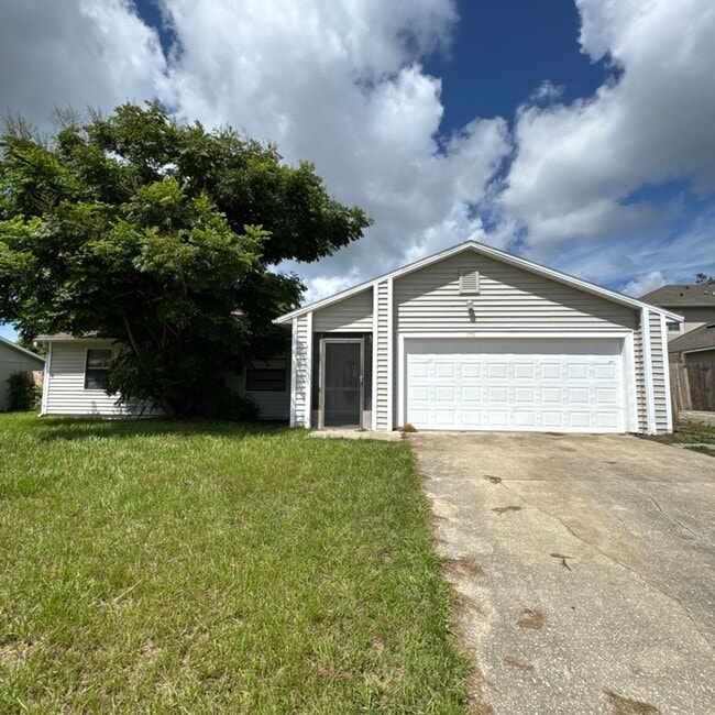 Building Photo - Cozy 3/2 in Deltona!! Rental