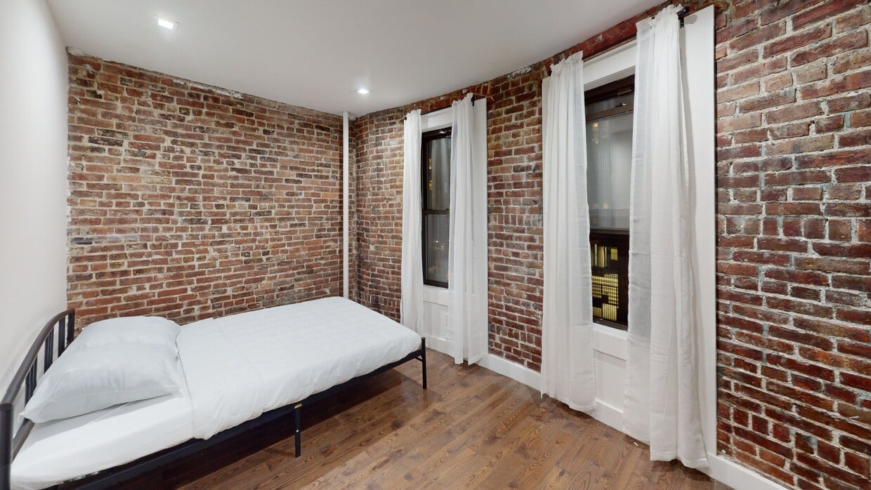 Photo - Private bedroom in 4 bed/2 bath Home