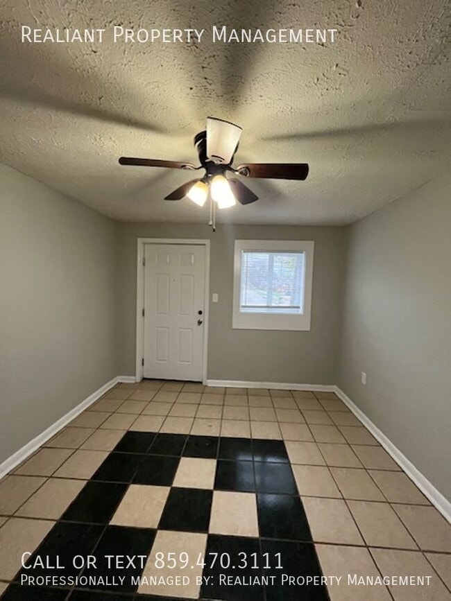 Photo - 728 N. Broadway-B Unidad B