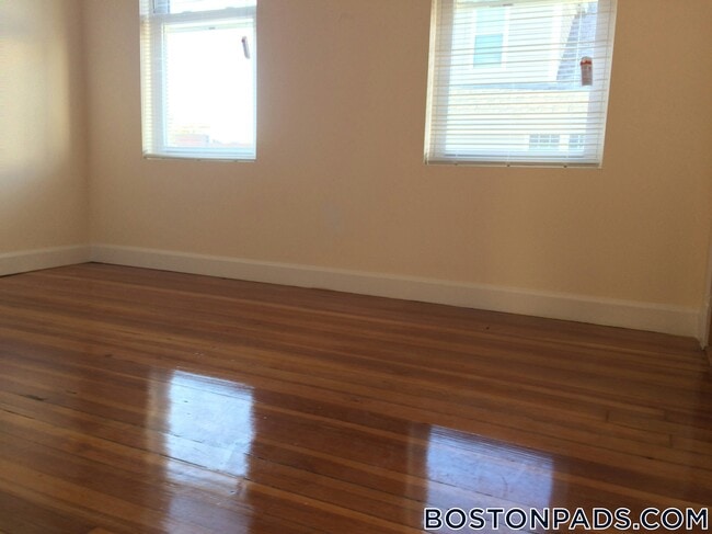 Photo - 21-23 Weitz St. Unidad 2