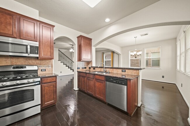 Building Photo - 4027 Waterford Ln