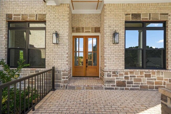 Photo - 1525 Tapestry Ridge SE