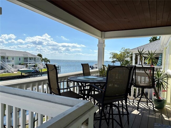Building Photo - 5184 Beach Dr SE Unit D