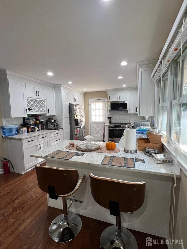 Photo - 515 Netherwood Ave
