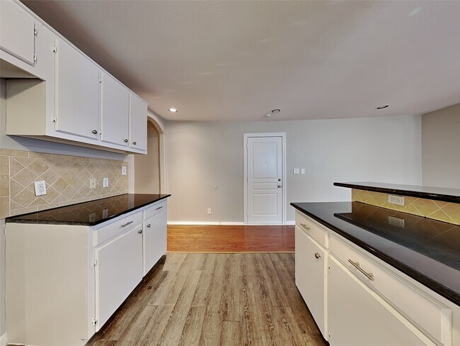 Photo - 5129 Jezebel St