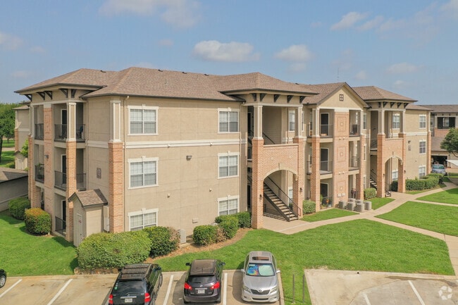Building Photo - Highland Luxury Living Rental