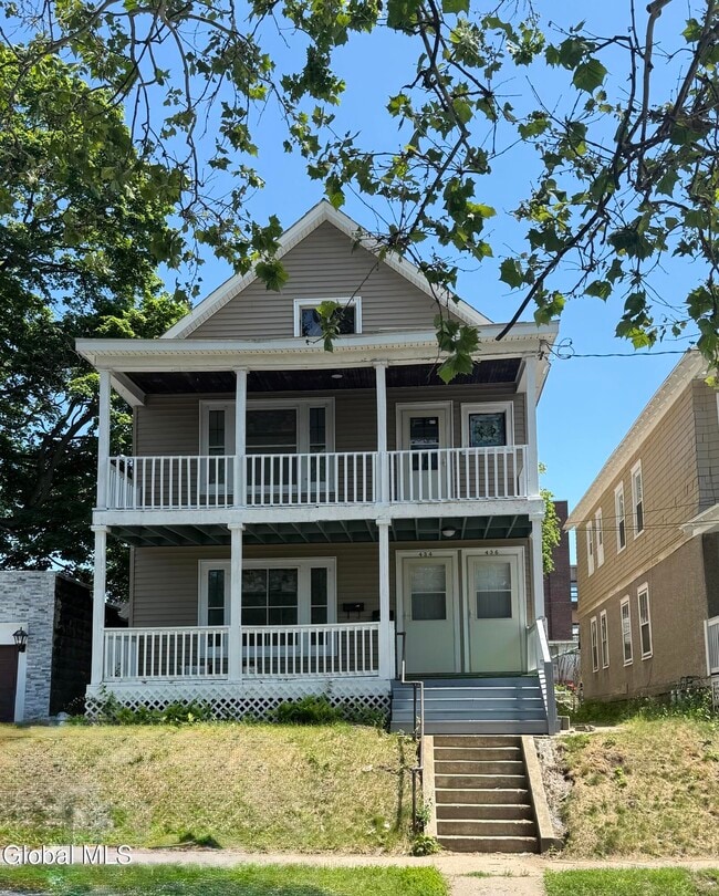 Building Photo - 434 Division St