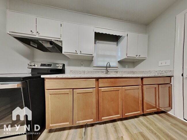 Photo - 1720 Finchley Dr