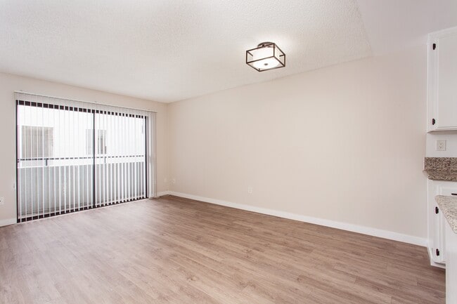11817 Victory Blvd