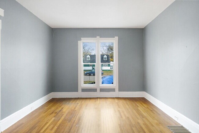 Photo - Apartment Near Downtown Muskegon Unit 1