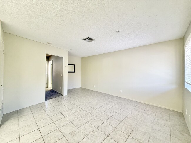 Photo - AVAILABLE NOW!! 1 Bedroom 1 Bathroom 55+ Apartment in Palm Desert! Unit 01
