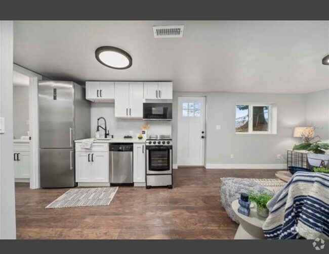 Building Photo - 8042 S Bell St Unit Ste A Rental